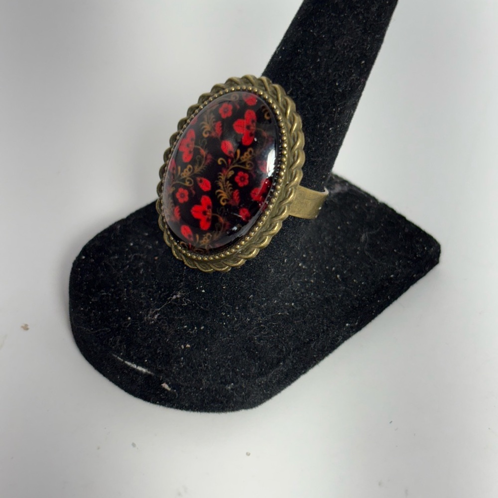 Elegant Red Floral Ring